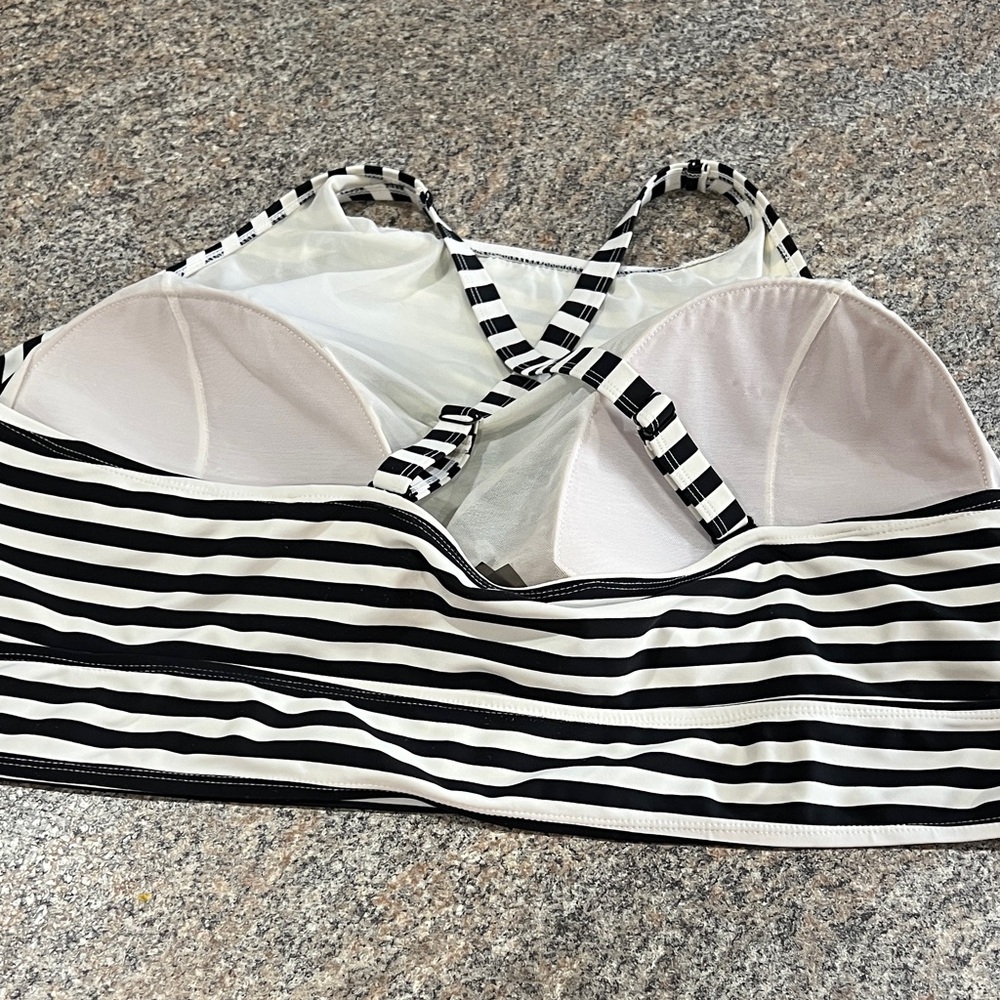 Torrid Black and White Striped Floral Swimsuit 5x top and 4x bottoms - Picture 11 of 13